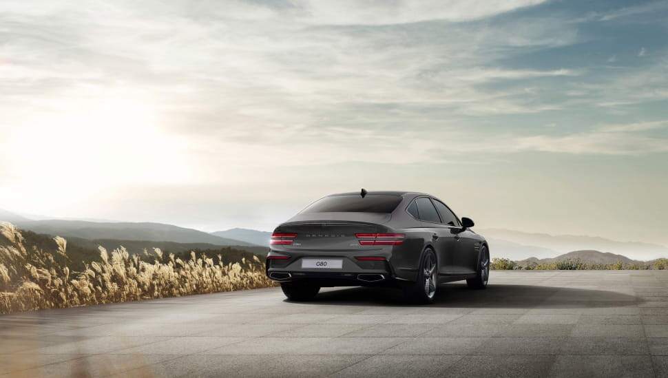 Rear exterior view of Genesis G80.